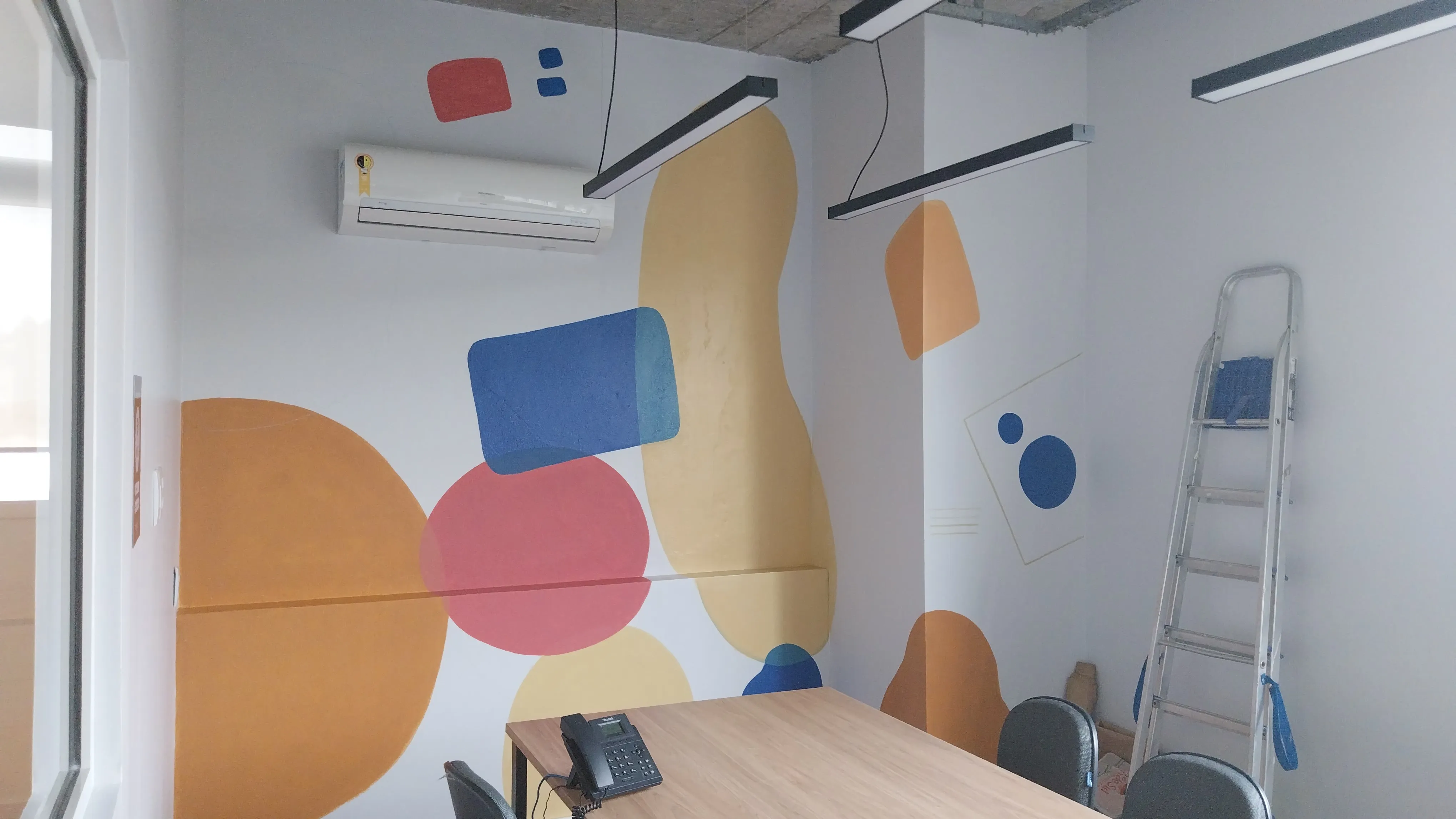Pintura artística en oficina y sala de estar — JackVa Pinturas Uruguay